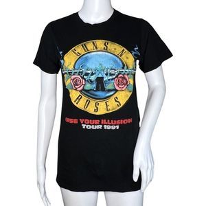 Guns &‎ Roses T Shirt Womens Small Black Bravado Graphic Tee Hard Rock Metal
